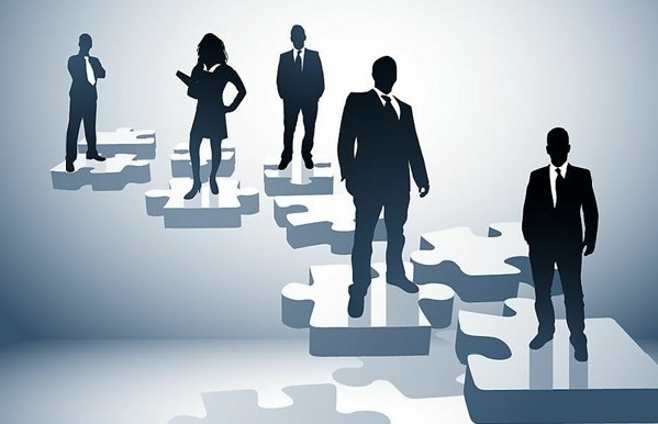 云南省劳动和社会保障厅关于调整企业职工工伤保险待遇的通知